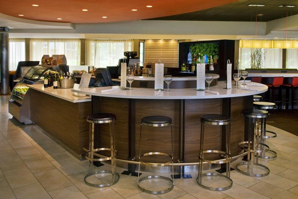 מלון Courtyard Newark Liberty International Airport מראה חיצוני תמונה