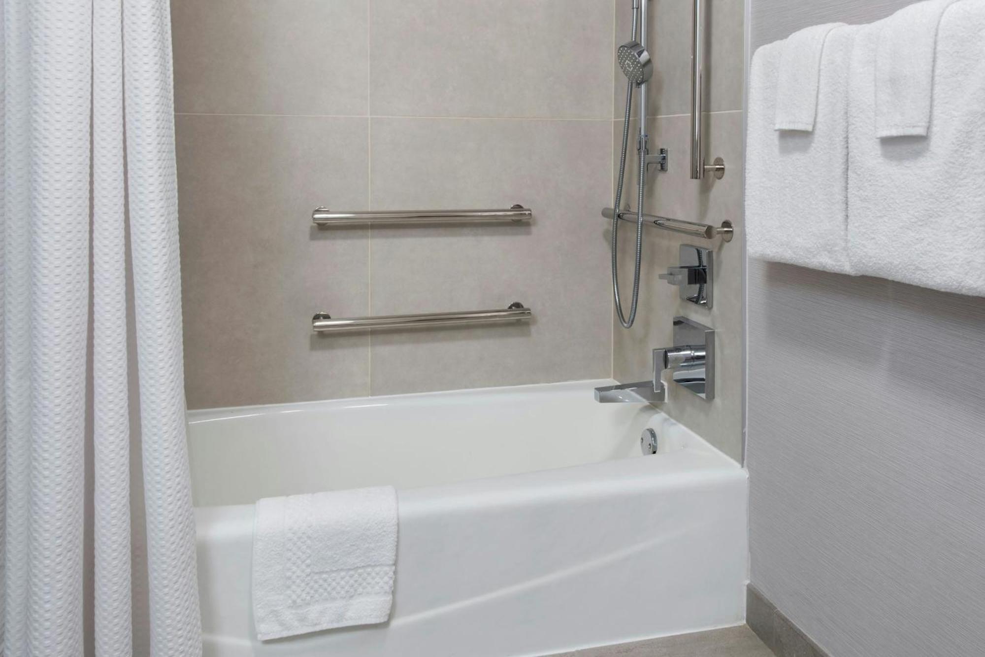 מלון Courtyard Newark Liberty International Airport מראה חיצוני תמונה