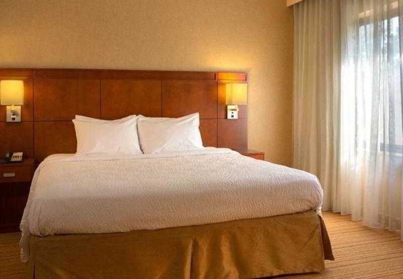 מלון Courtyard Newark Liberty International Airport מראה חיצוני תמונה